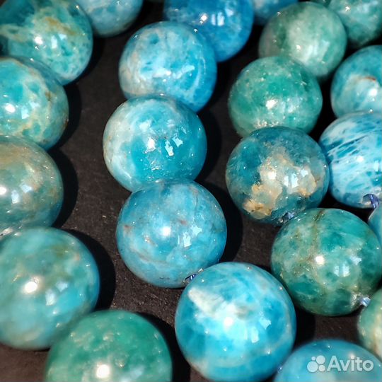 Нить натурального апатита и граната