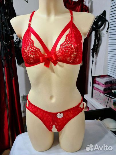 Новый красный кружевной комплект