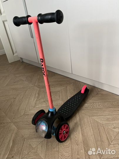 Детский самокат Razor T3 Scooter