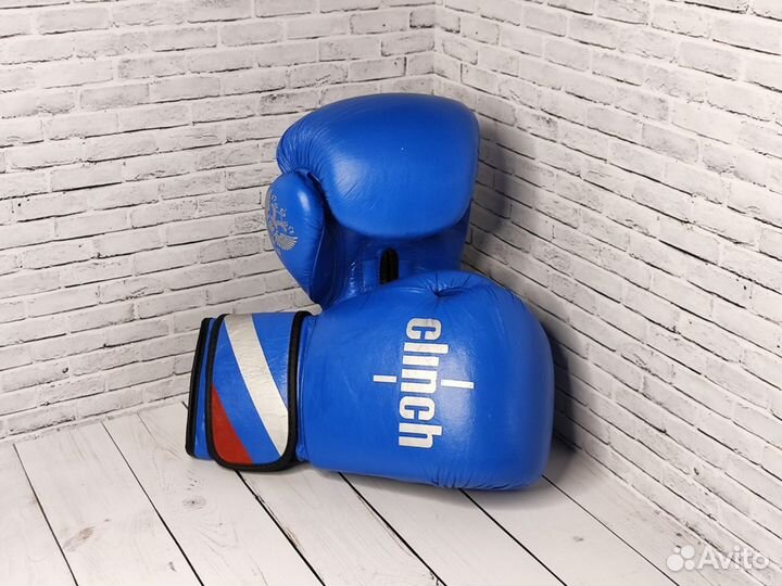 Боксерские перчатки Clinch 10 oz