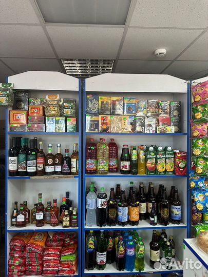 Шкаф витринный