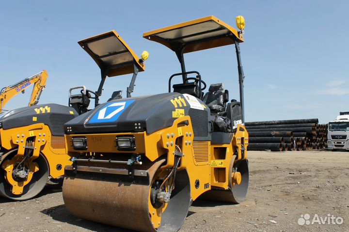 Дорожный каток XCMG XMR403, 2023