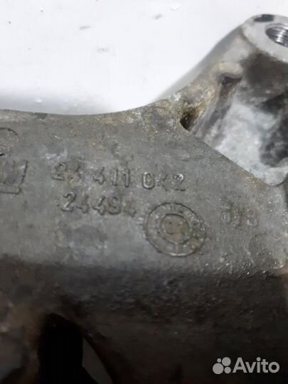 Кронштейн двигателя левый Opel Corsa C 2000-2006