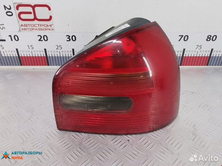 Фонарь задний правый Audi A3 8L 1999 8L0945096A