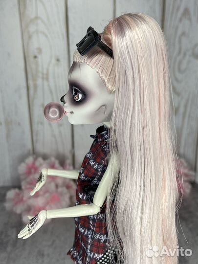 Монстер Хай Зомби Гага Бронь