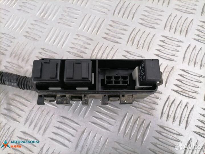 Блок предохранителей Mazda MPV LV рест. 1999