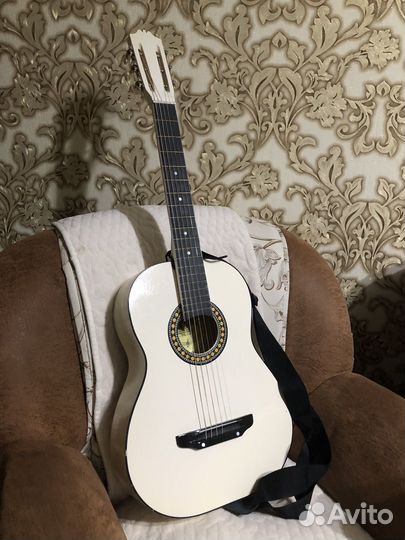 Акустическая гитара