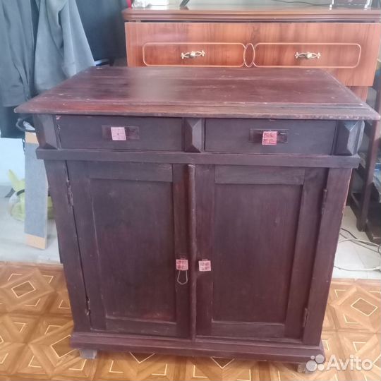 Тумбочка старинная