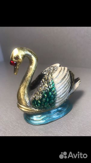 Статуэтка лебедь