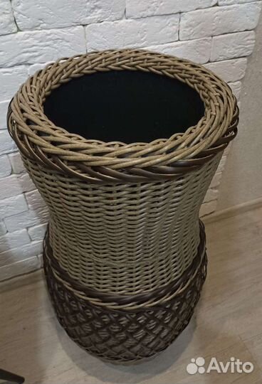 Кашпо-ваза из экоротанга