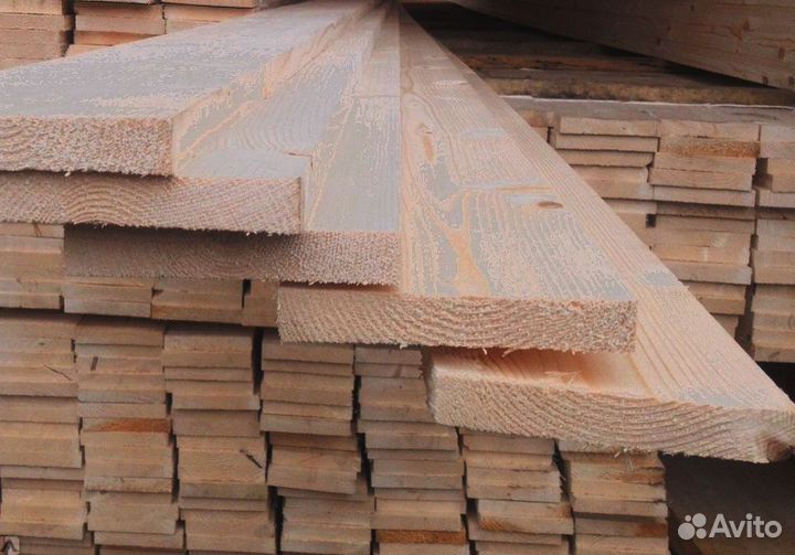 Доски из сосны, легкий и прочный материал для строительства