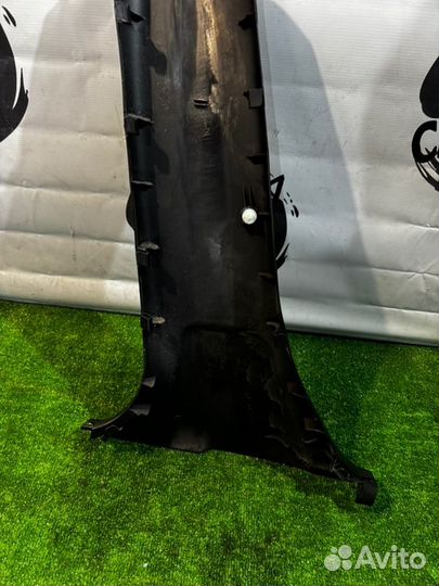 Обшивка стойки кузова правая Suzuki Swift ZC32S