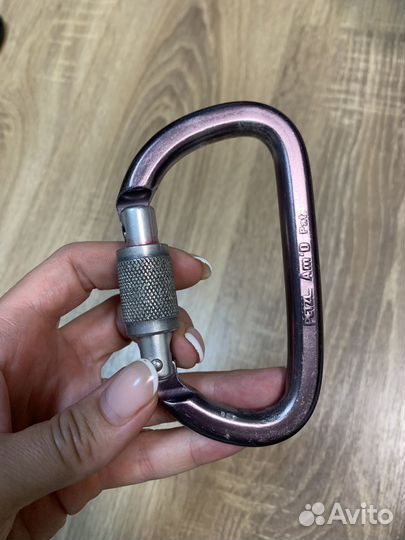 Карабин Petzl screw