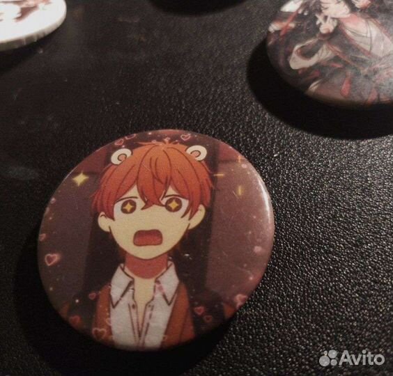 Аниме значки и брелок