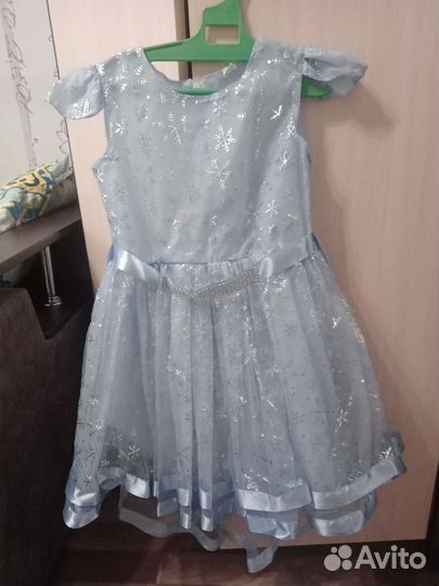 Продам платье на девочку, размер 116-122