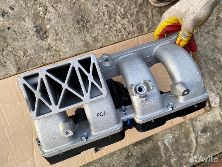 Коллектор впускной Renault 140010096R