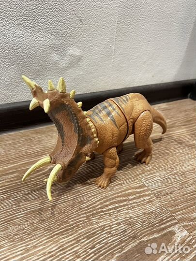 Динозавры jurassic world