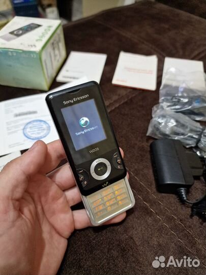 Sony Ericsson W205