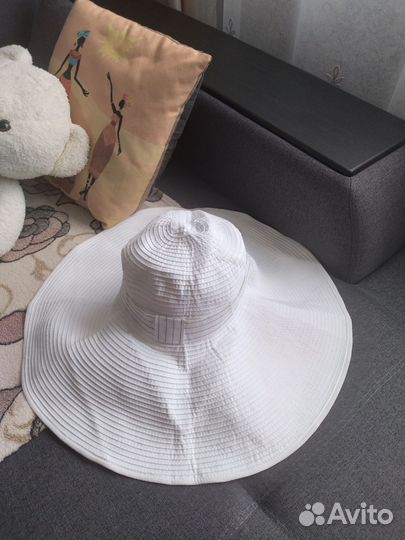 Пляжная шляпа