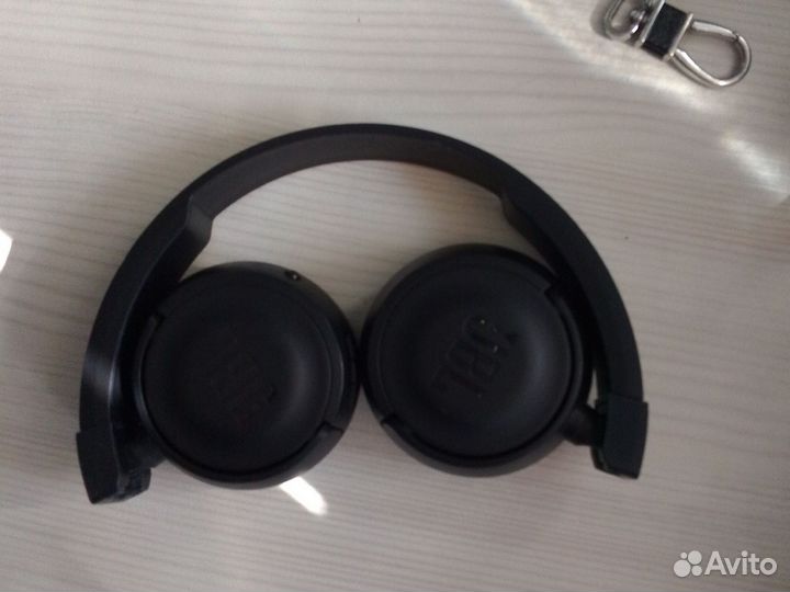 Беспроводные наушники jbl