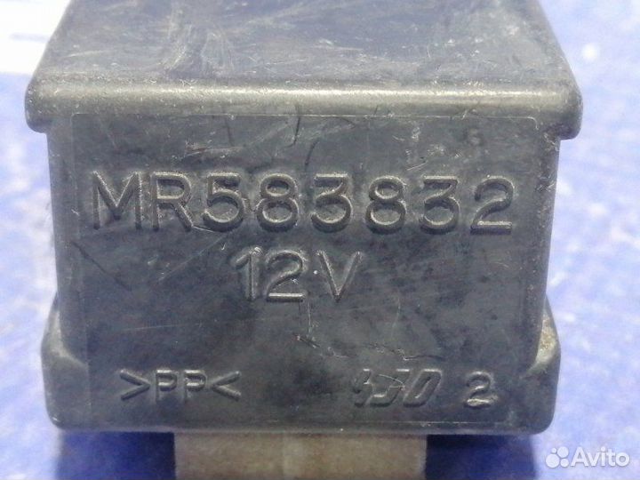 Реле Mitsubishi Pajero 3 внедорожник 2001