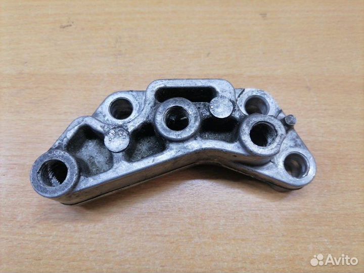 Кронштейн двигателя Opel Vectra B X18XE 1998