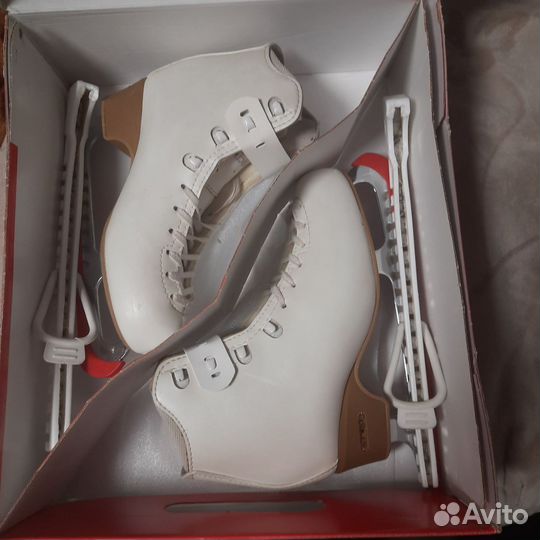 Фигурные коньки edea 255