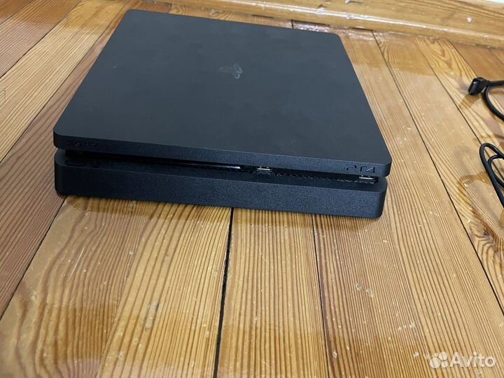 Sony playstation 4 PS4 slim 1tb