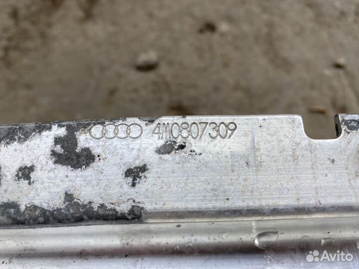 Усилитель бампера задний Audi Q7 2 4M 2015-Нв