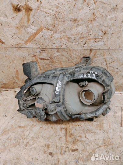 Фара противотуманная левая Kia Ceed