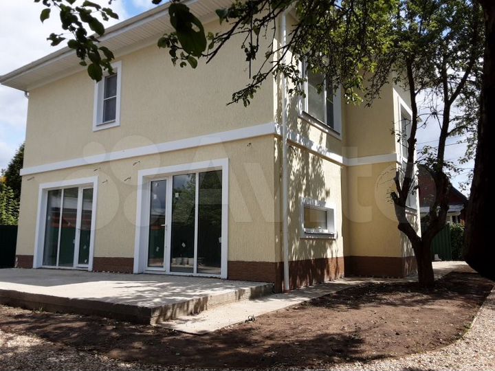 Дом 200 м² на участке 5 сот.