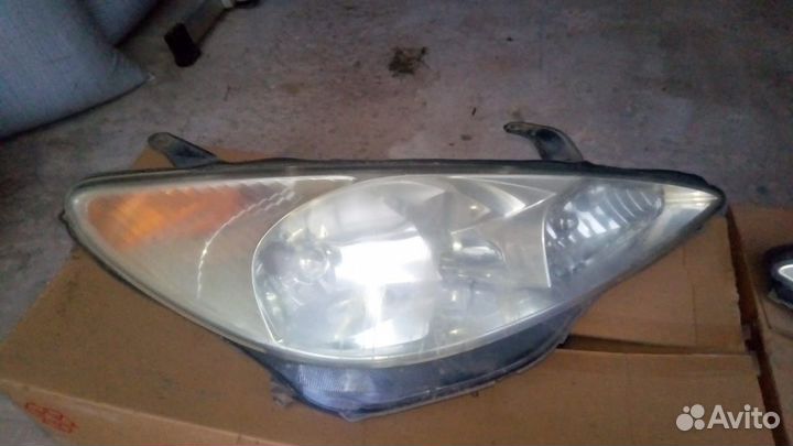 Фары Toyota Estima