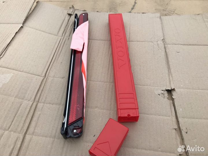 Знак аварийной остановки Volvo C30 I рестайлинг (2