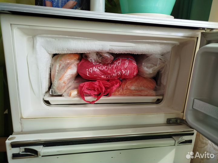 Холодильник бу ока