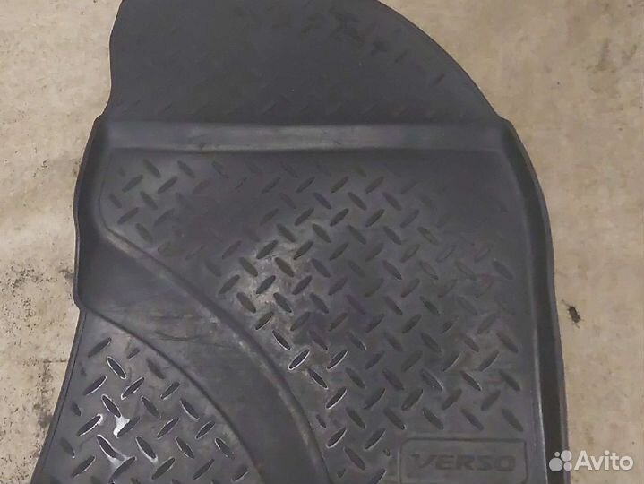 Автомобильные коврики резиновые