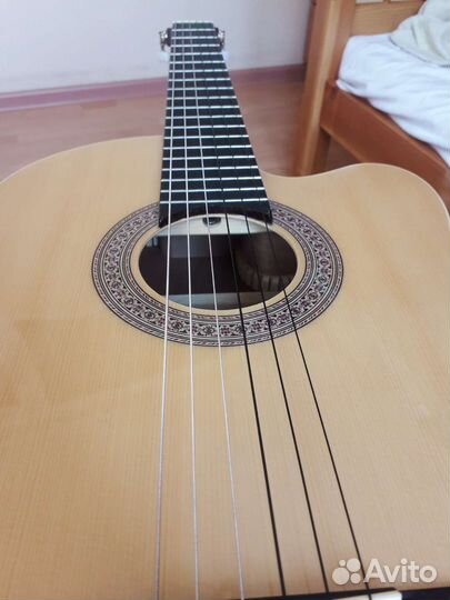Классическая гитара с подключением