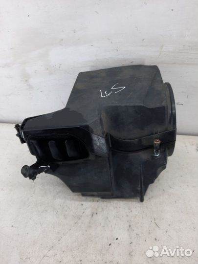 Корпус воздушного фильтра Ford Focus хэтчбэк 5 дв