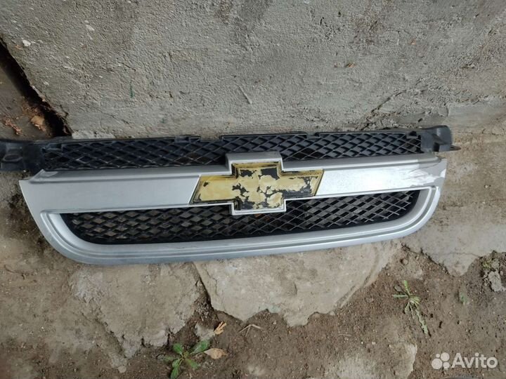 Решетка радиатора Шевроле Авео