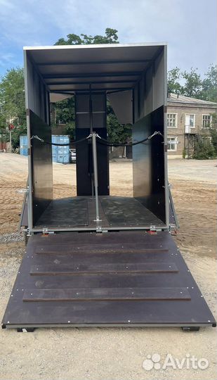 Прицеп коневоз