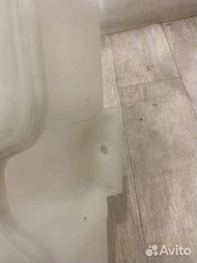 Бачок омывателя Mitsubishi Outlander CW5W 4B12