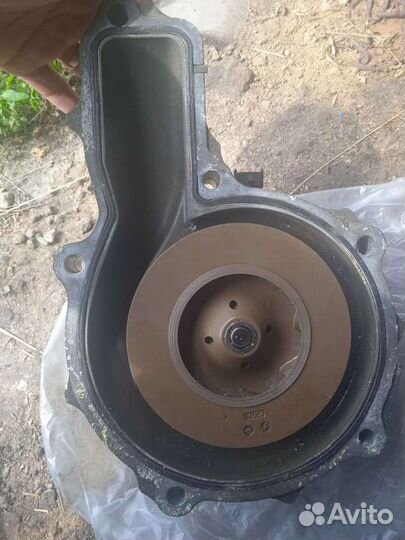 Водяная помпа Рено