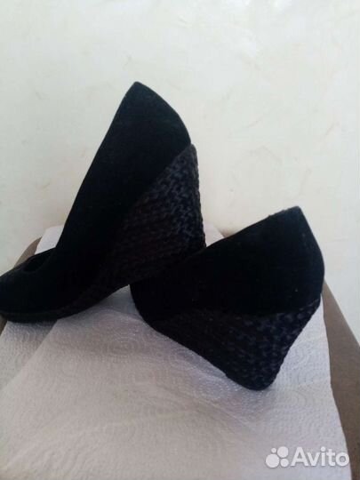Туфли женские 36 размер на горке
