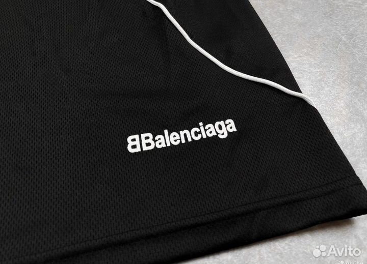 Футболка balenciaga