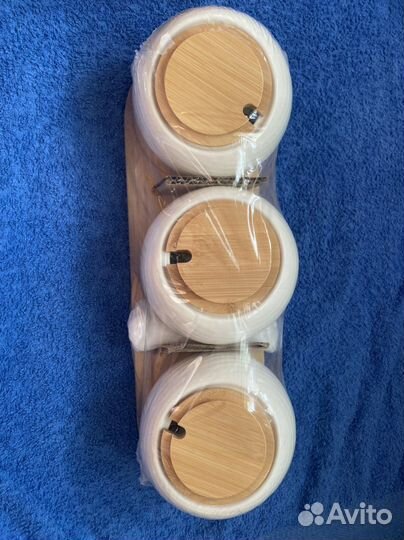 Фарфоровый набор сахарниц на подставке