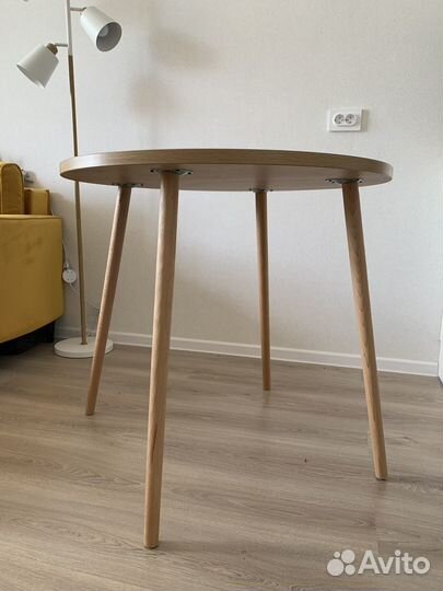 Кухонный стол круглый