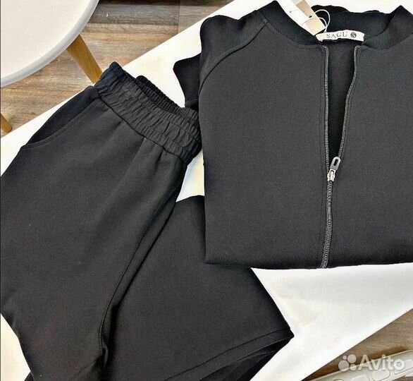 Спортивный костюм женский