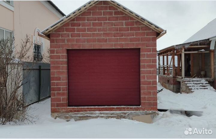 Секционные ворота