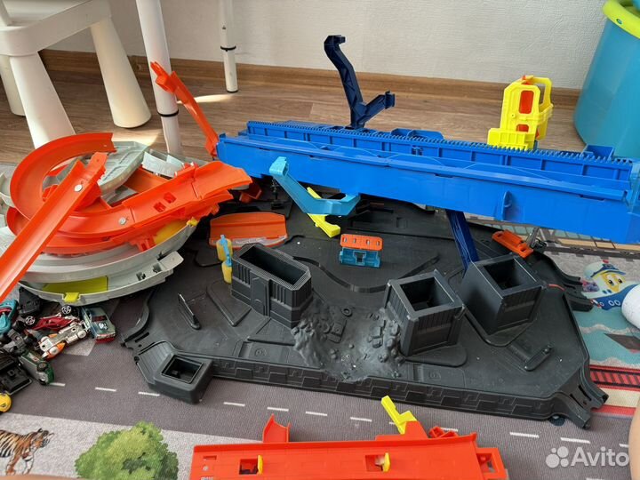 Hot wheels ultimate garage