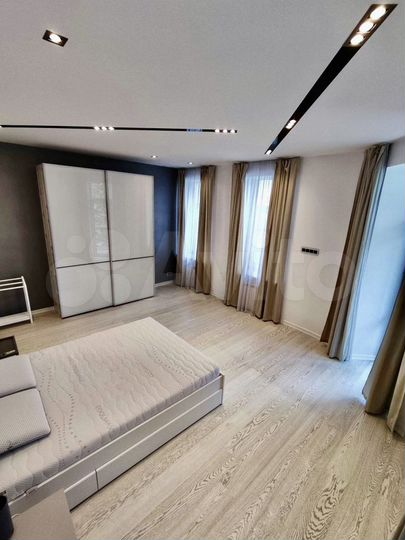 3-к. квартира, 96 м², 2/4 эт.