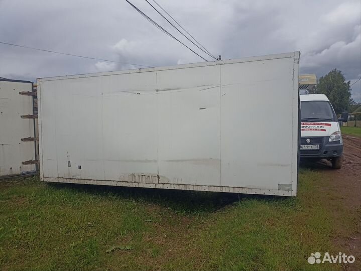 Будка с рефрижератором